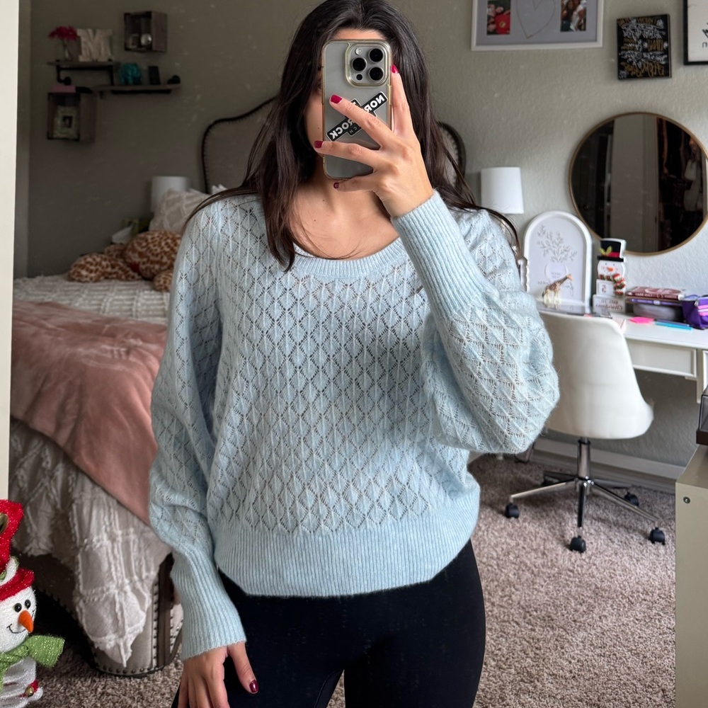 Old Navy Soft Blue Women's Crew Neck Sweater